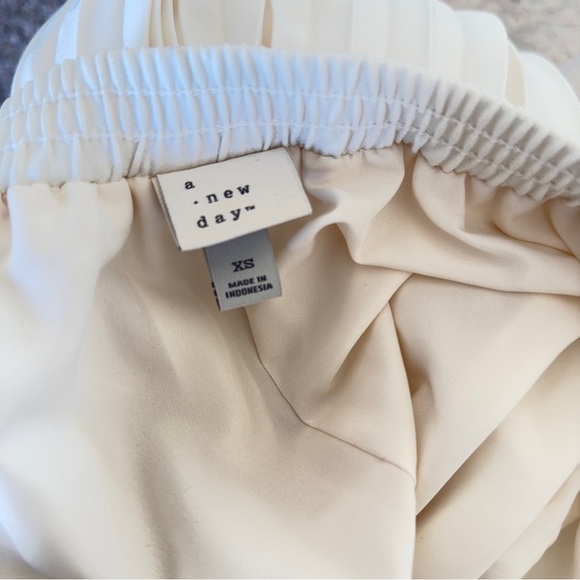 A New Day Elegant White Pleated Women's Midi Skirt XS - Picture 5 of 6